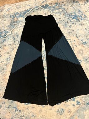 High-Waist Wide Leg Colorblock Palazzo Pants - Black & Teal Blue